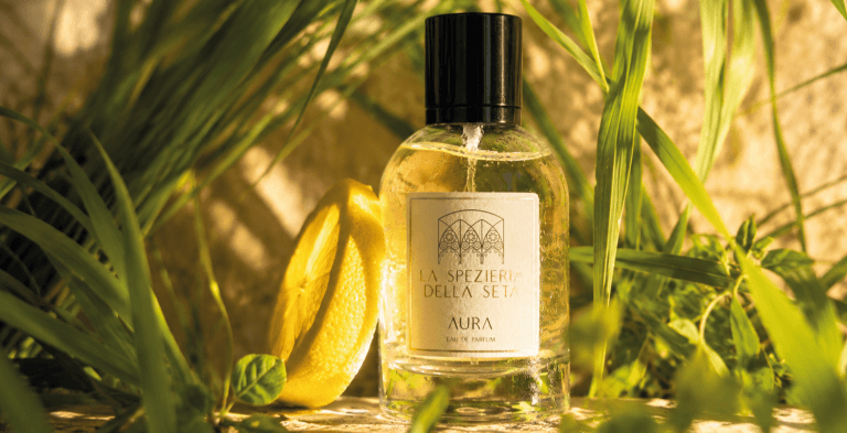 Aura è il profumo agrumato che sa di erba